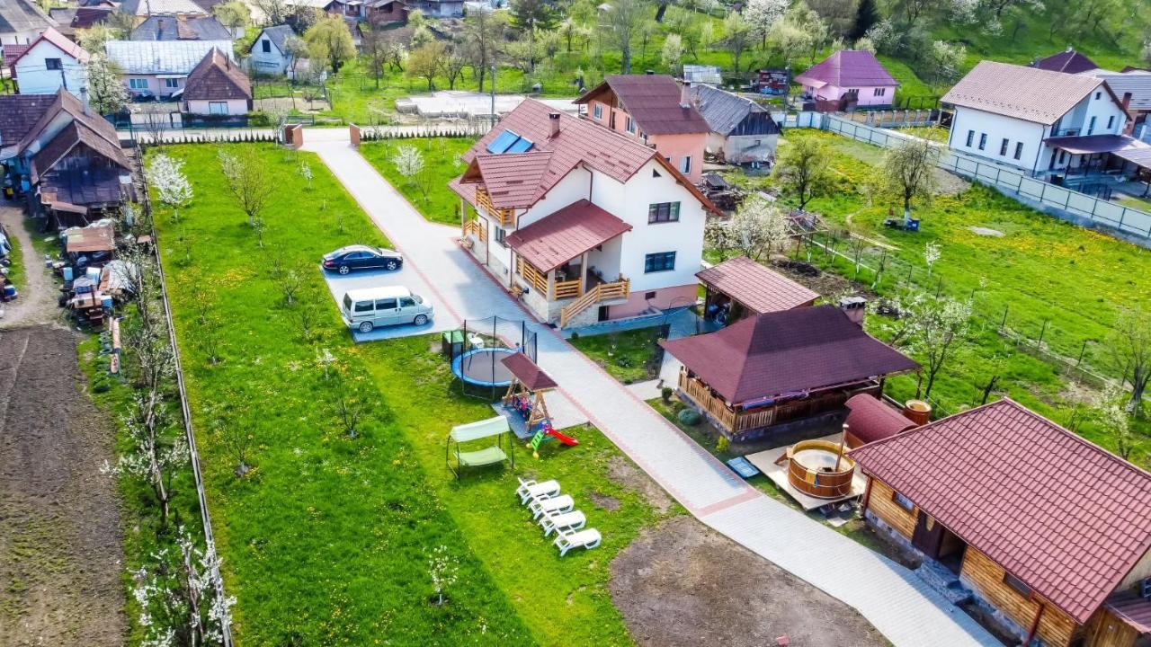Casa Nely Hotel Sighetu Marmaţiei Buitenkant foto