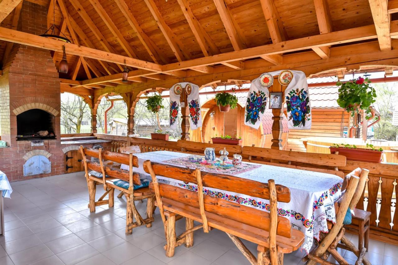 Casa Nely Hotel Sighetu Marmaţiei Buitenkant foto